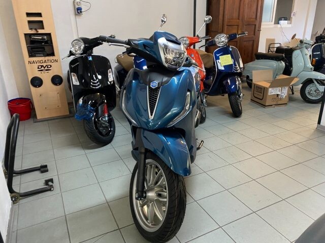 4888627  PIAGGIO Beverly *NOVITA 2021